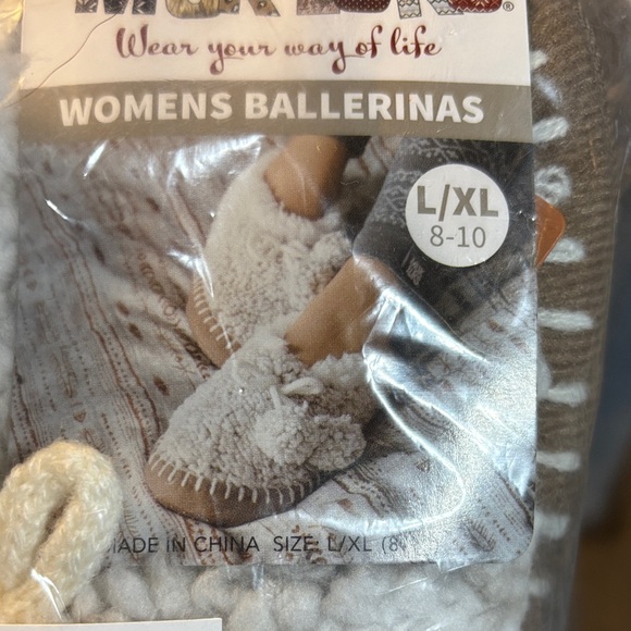 Muk Luks Ivory Women's Ballerina Socks - Picture 2 of 2
